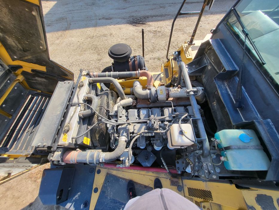Vand/inchiriez Dumper komatsu hm 300-2 .