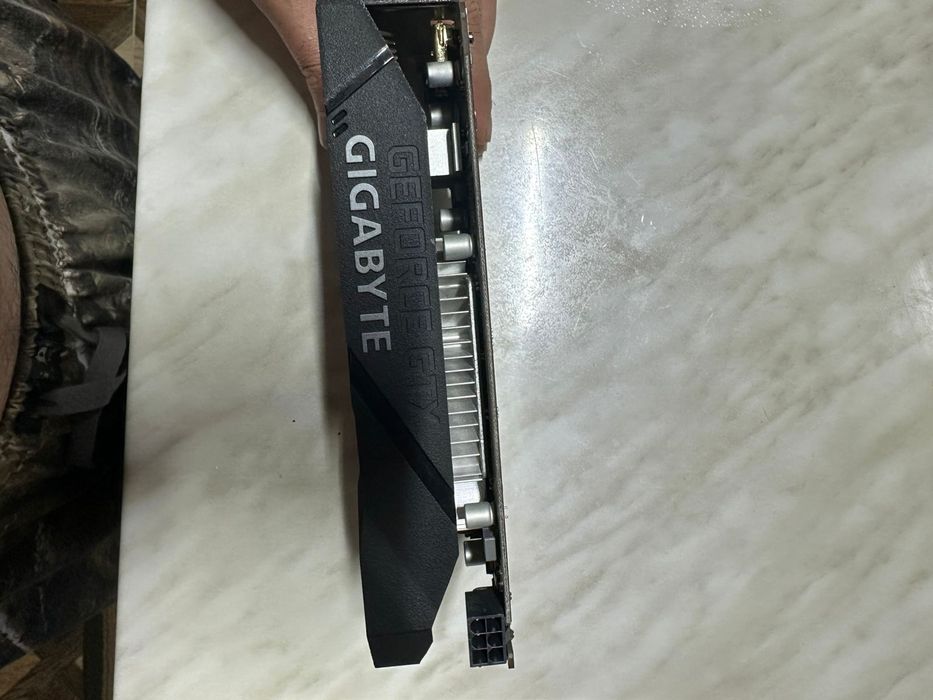 GTX 1650 SUPER    .