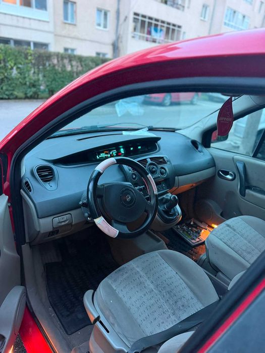 RENAULT 4 2004 — imagine 3
