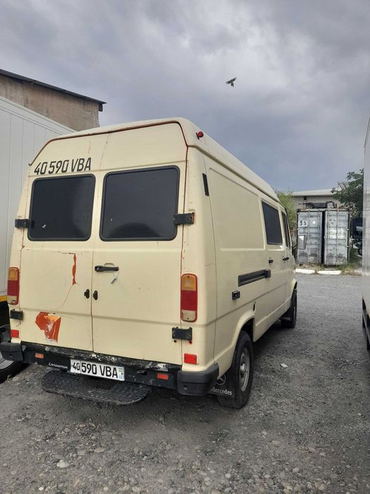Mercedes 308D (Metan)