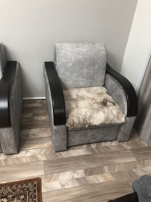 Продам диван с креслом