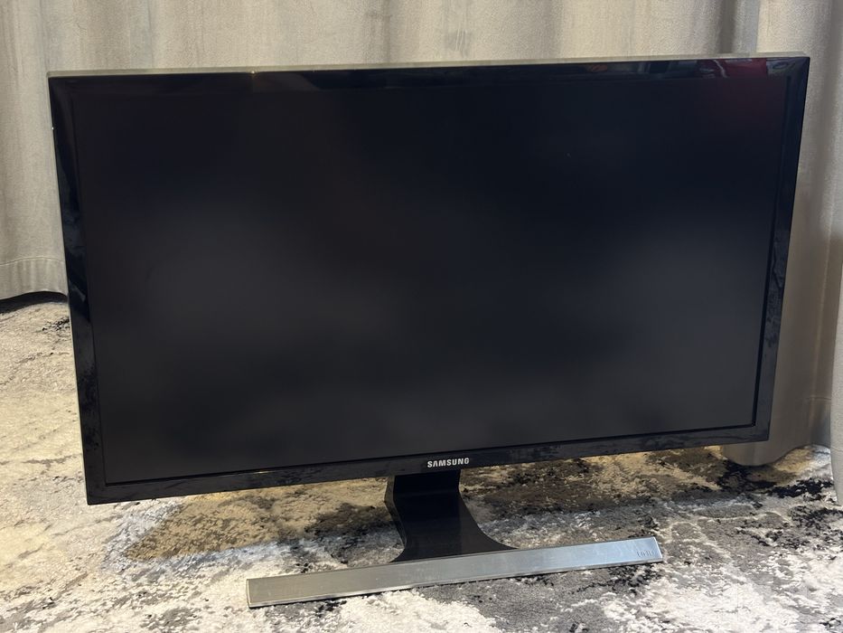 Монитор Samsung 28” 4K UHD