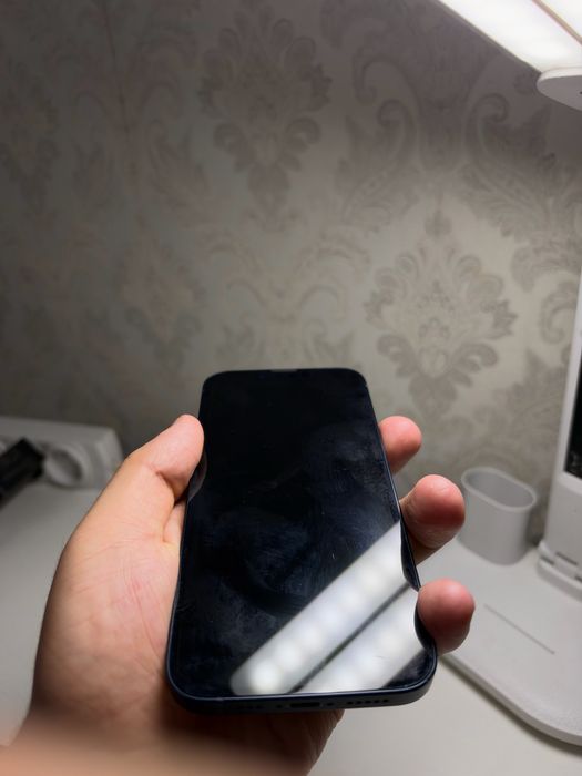 Продам iPhone 13 256 GB, Midnigh