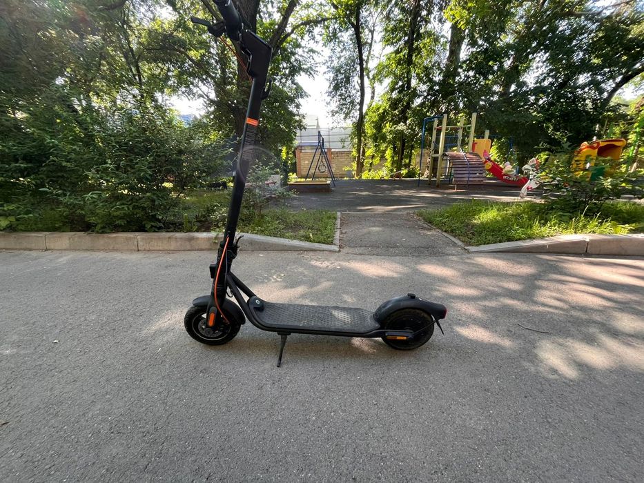 Продаю самокат Ninebot