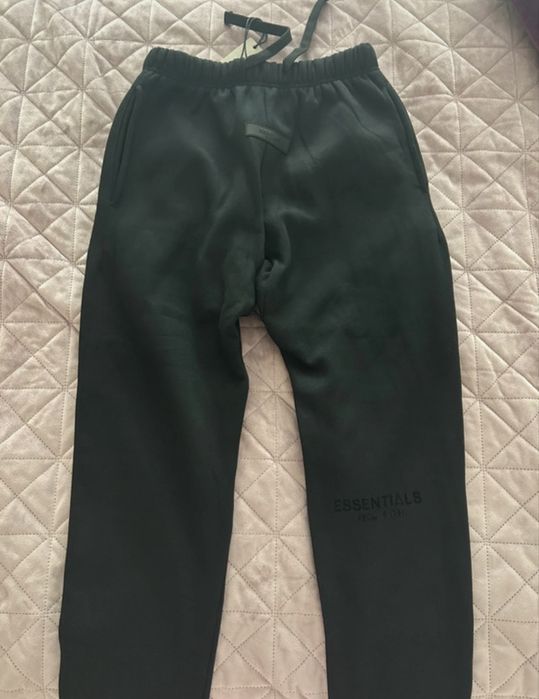 Pantaloni Essentials