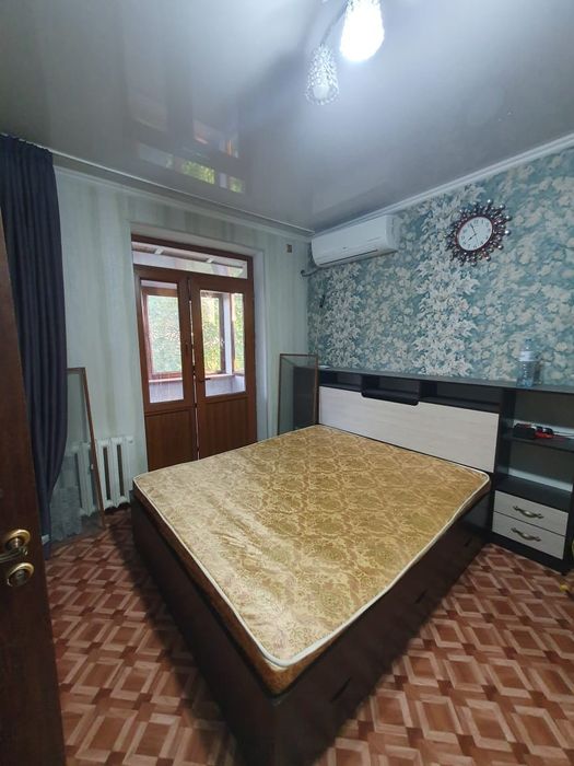 Продам двух комнатную квартиру