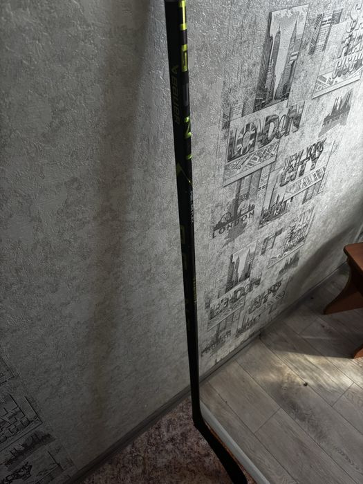 Продам 2 клюшки левый хват