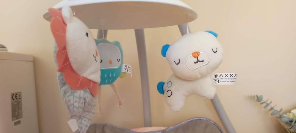 Музикална бебешка люлка