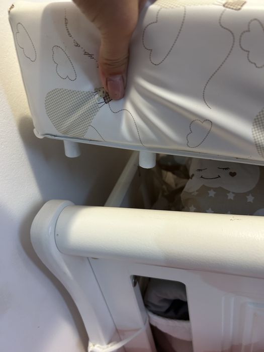 Saltea infasat cu intaritura atasabila la patut