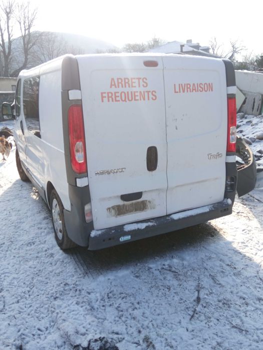 Продава се на части Рено Трафик