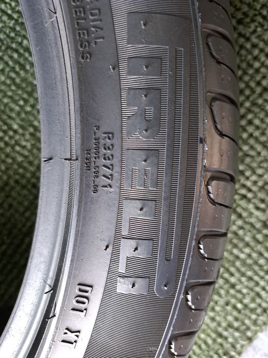 275 40 18 Pirelli