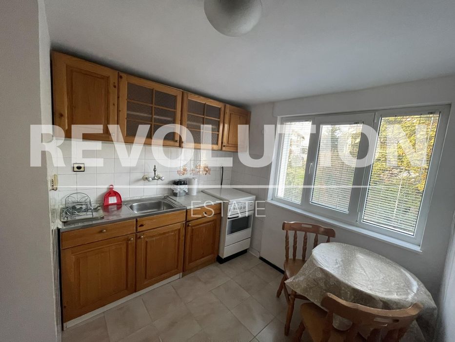 Дава се под наем Тристаен апартамент в Варна, м-т Траката - 80 кв.м за 500 € - Снимка #1