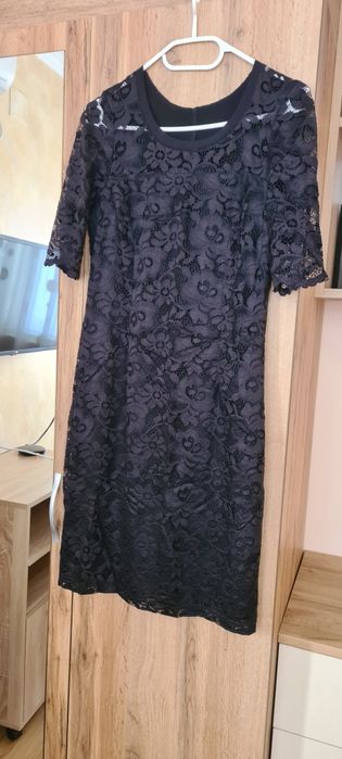 Черна дантелена рокля