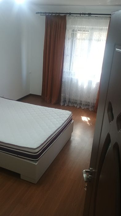 Închiriez Garsoniera