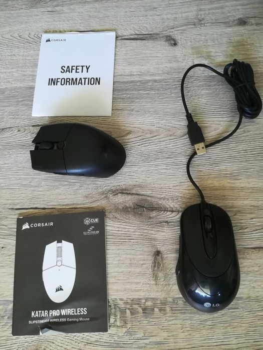 Безжични мишки за компютър, кабели и чинчове за стерео аудио и видео.