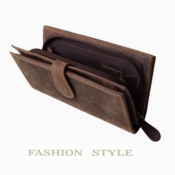 Елегантен портфейл от естествена кожа в кафяв цвят