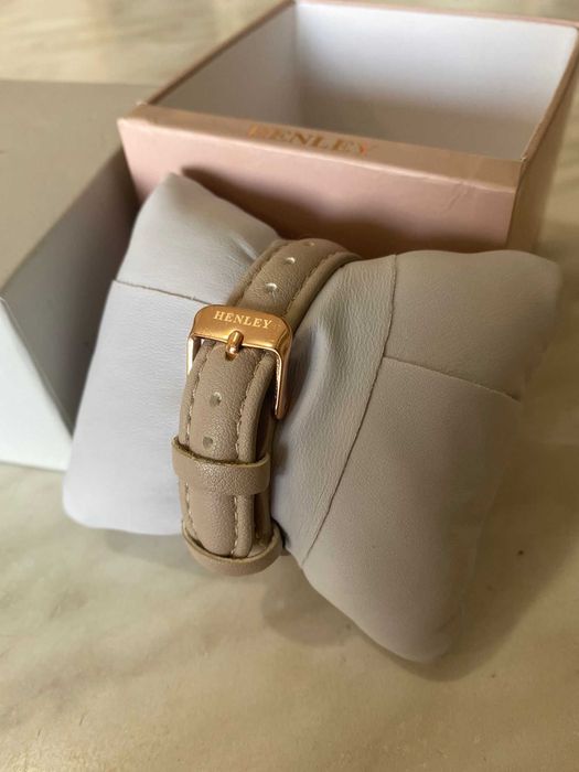 Ceas Henley dama nepurtata