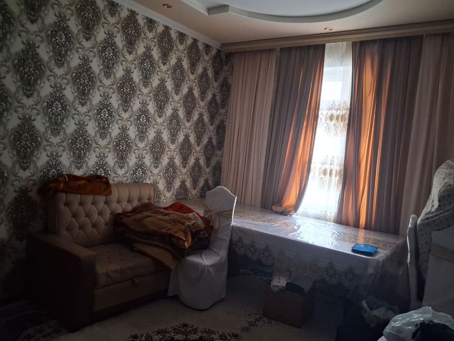 Чирчик ш. Навоий Высоко потолочный кирпичный дом 1х/2/2