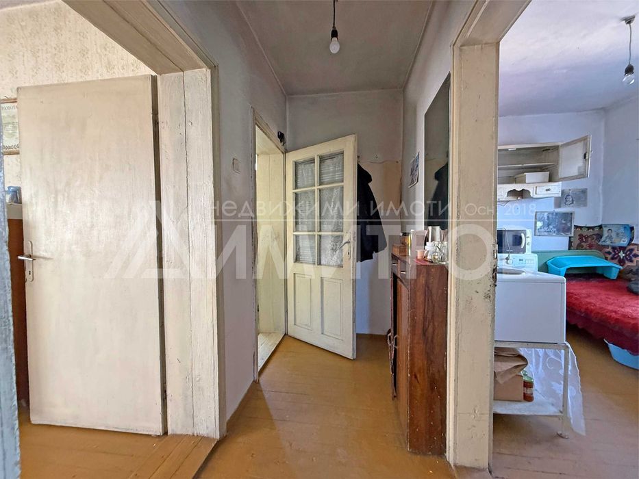 Продава се Къща в Нови пазар - 62 кв.м за 1049 €/кв.м - Снимка #15