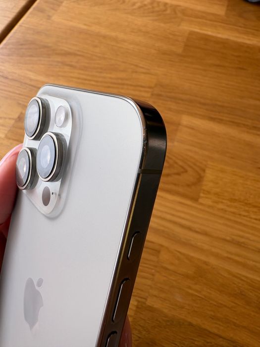 iPhone 16 Pro 128GB Natural Titanium | A1 | 88% Battery | Некодиран