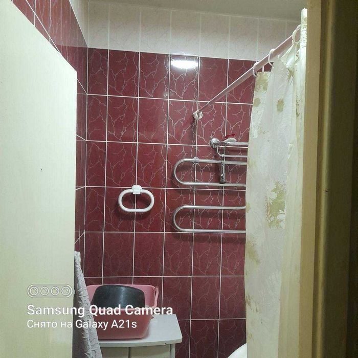 Продаётся 1/4/4 на Ферузе Среднее состояние Балкон 1.5х3 Ор-р Согдиана