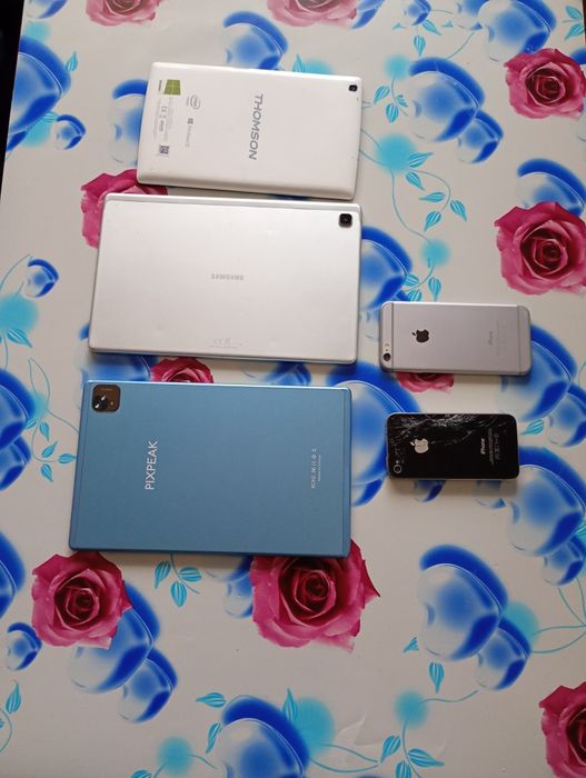 2 Telefoane+2 Tableta  pentru piese sau reparat