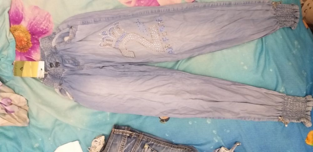 Продаются новые джинсы на девочек