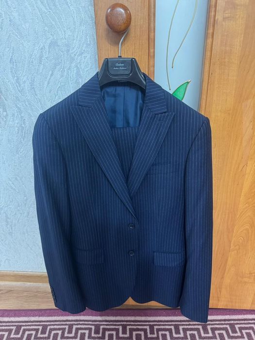 Продается мужской костюм