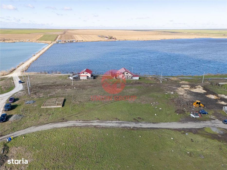 Teren Intravilan 2380 mp Langa Lac, Corbu