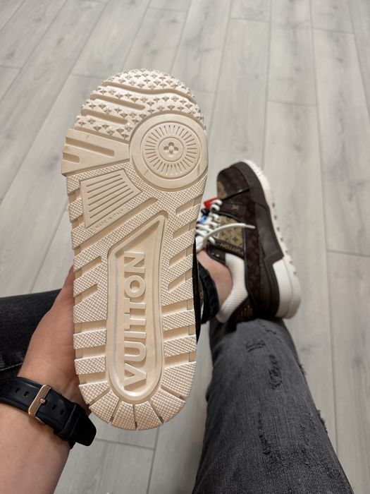 Adidasi Barbati Louise Vuitton Maxi Trainer Maro!