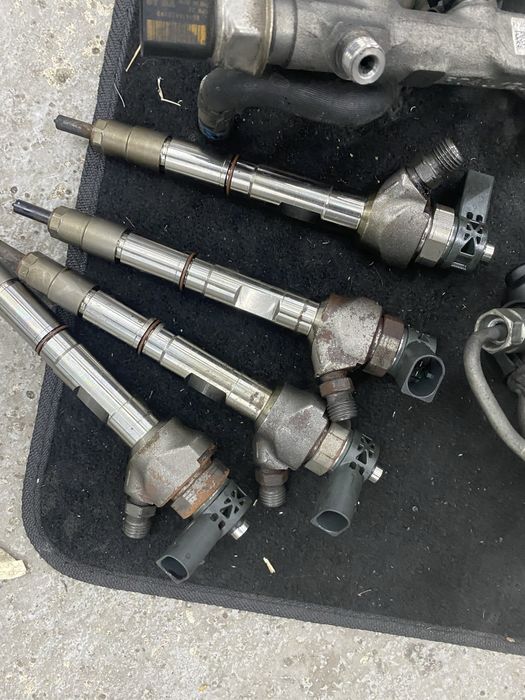 Горивна система помпа и дюзи за Audi А4, Q5 2.0tdi 190к.с