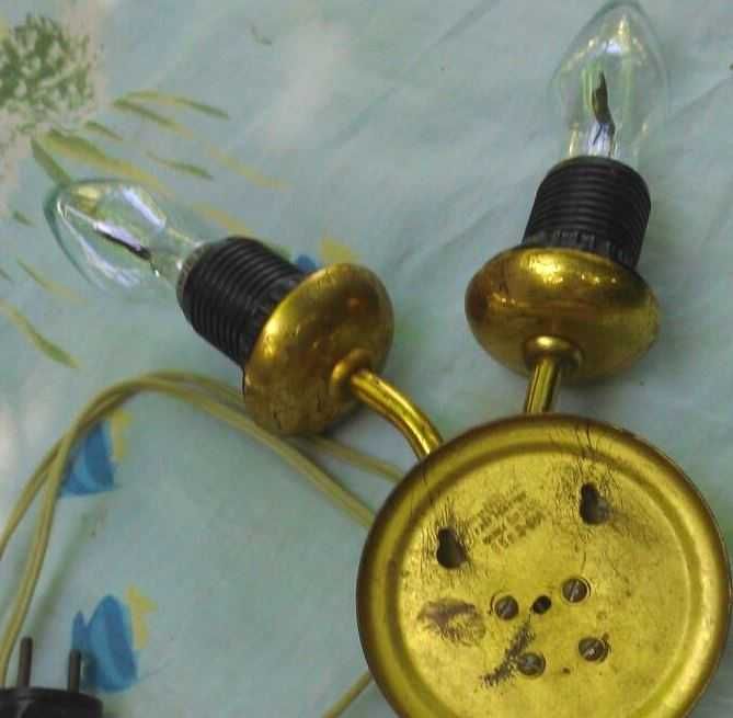 Бра с декоративными лампами "мерцающее пламя"