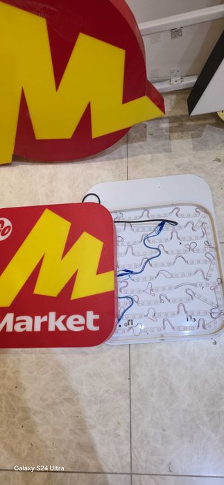 Продам вывеску Яндекс Маркет