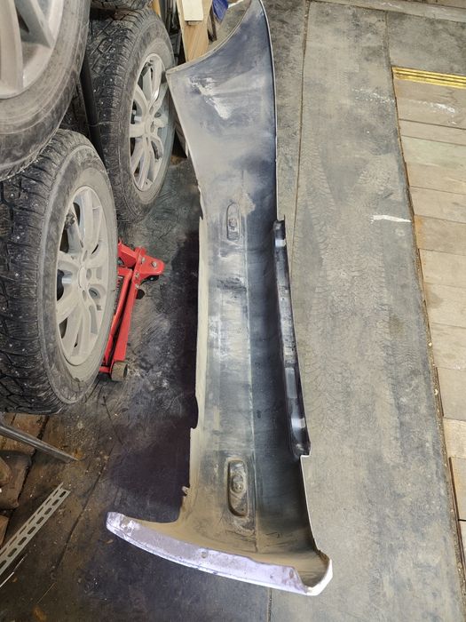 Бампер задний Приора 1, белый, с катафотами.