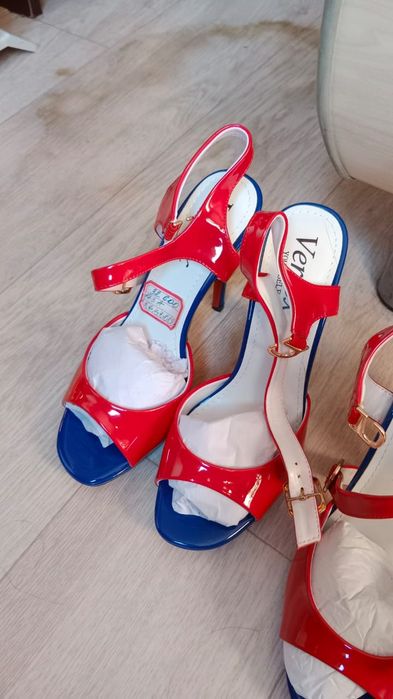 Продам туфли марки " Picasso"