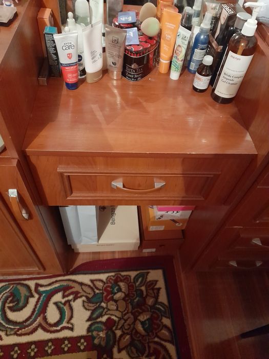 Спальный гарнитур сатылады