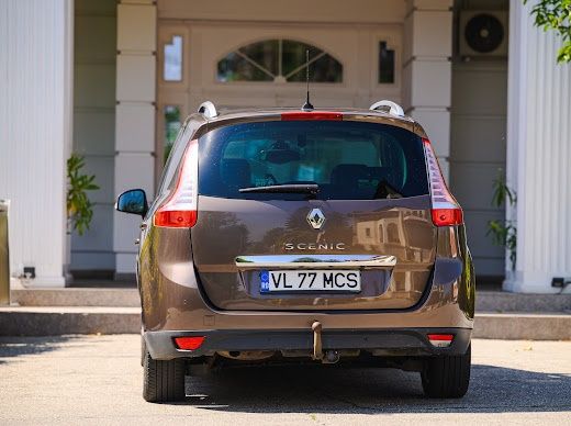 Vând renault grand scenic