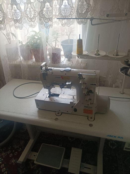 Швейная машинка для дома