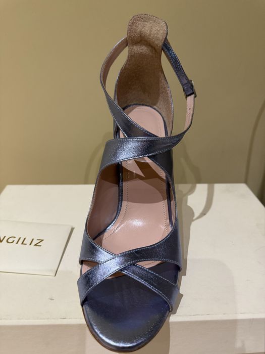 Сандали Ingliliz