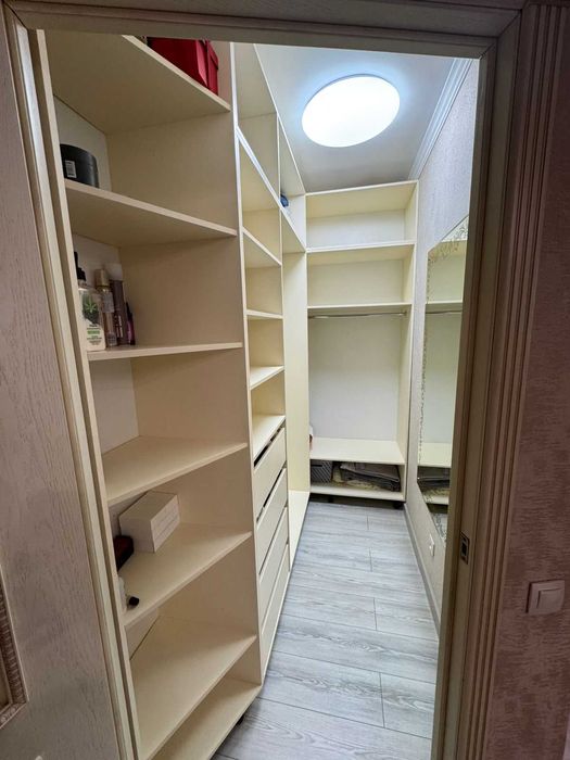 Продается 2 комн кв Сатпаева,16