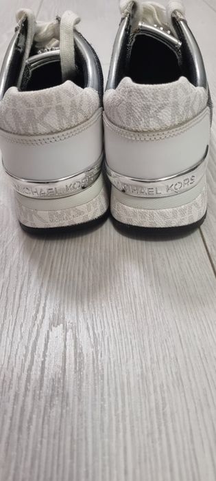Michael Kors сникърси