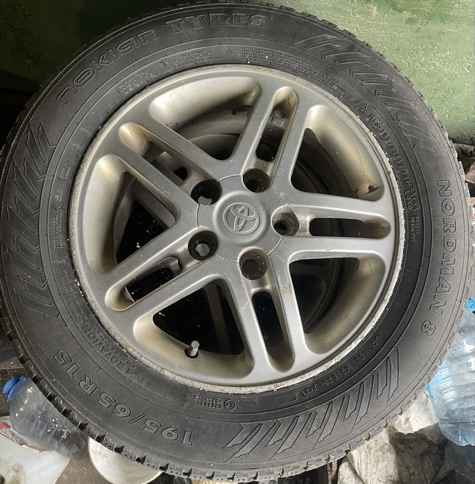 Продам комплект резины на литье R15