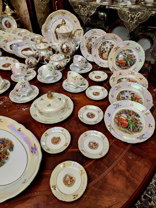 Столовый и Чайно-кофейный сервиз Мадонна "Золотая шишка " ГДР. Дёшево