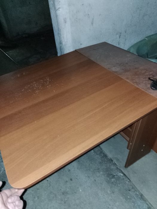 Стол компактный  продам