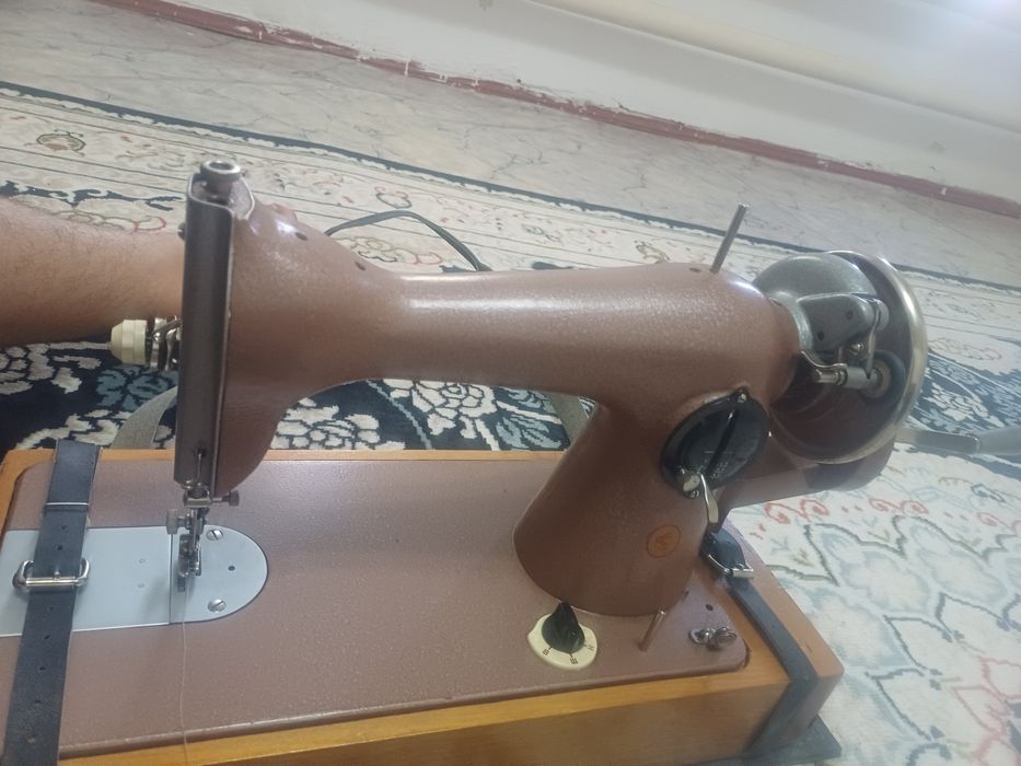 Ручная швейная машина СССР