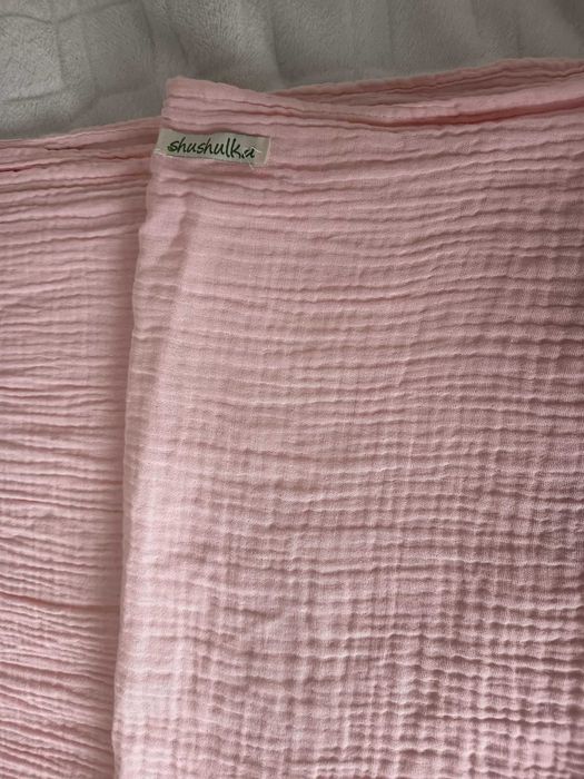 Муселинов слинг за носене на бебе