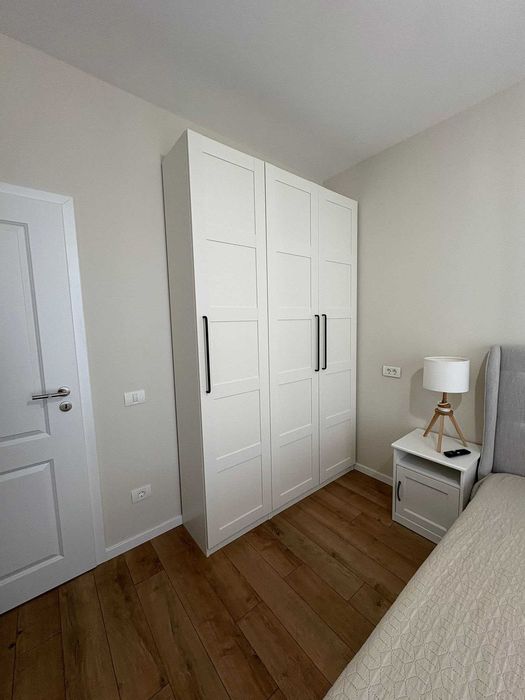 Inchiriez apartament PRIMA INCHIRIERE 2 camere + 2 locuri parcare private!