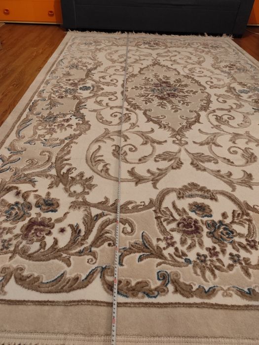 Продам Диван и ковер.  СРОЧНО!!! Торг уместен