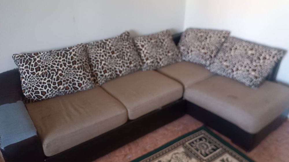 Продам диван.