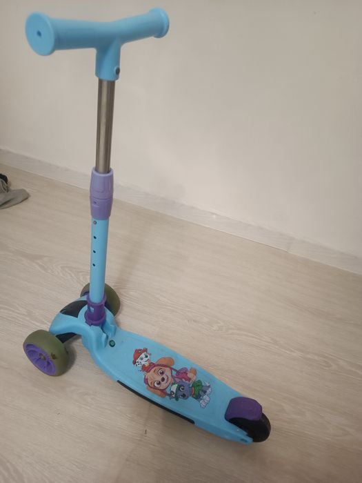 Самокат на 3-4 годика